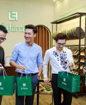 Sao Việt ‘không hẹn mà gặp’ cùng sắm đồ tại một thương hiệu thời trang