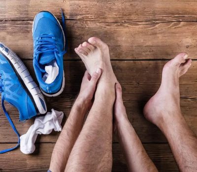 15 Cách khắc phục đi giày bị đau ngón chân hiệu quả, dễ làm